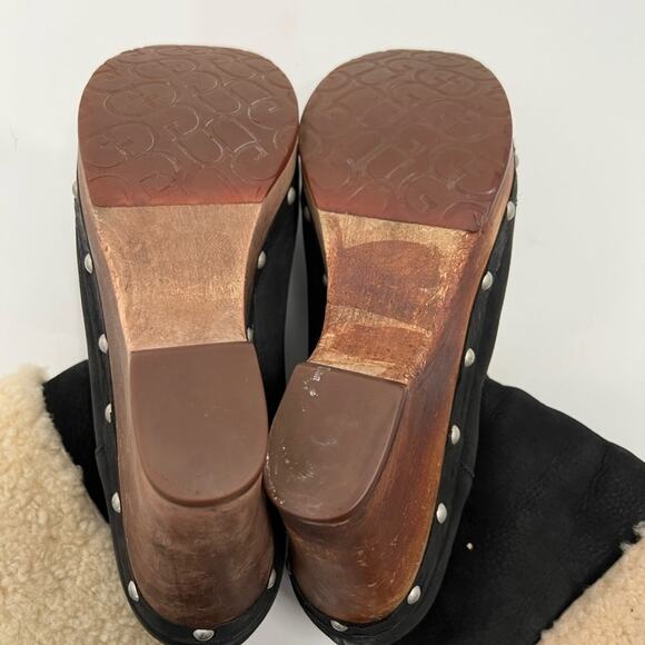 UGG Australia Carnegie Studded Wood Stacked Sheepskin Sherpa Black Booties Sz 7 - Picture 11 of 12